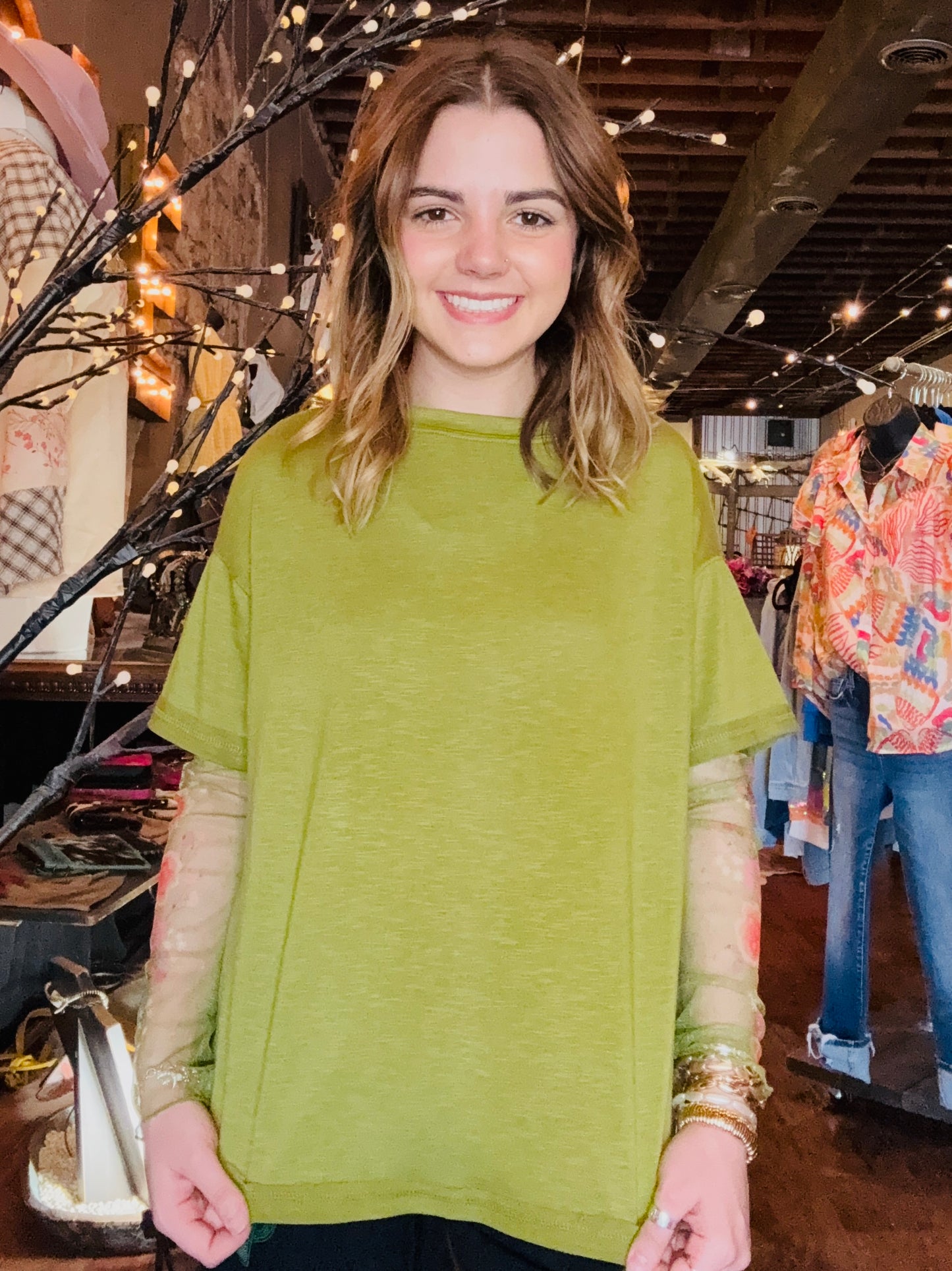 Tee w/printed undershirt