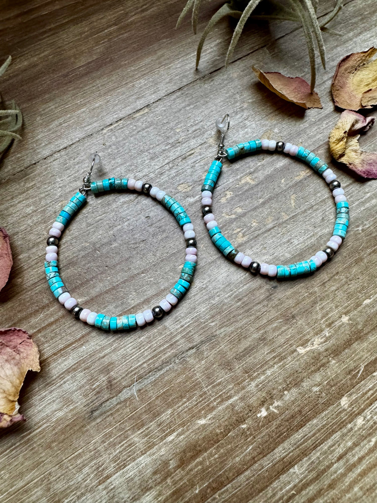 Turquoise Variscite & Pink Conch Hoop Earrings –  Exclusive Bijoux FAB Design